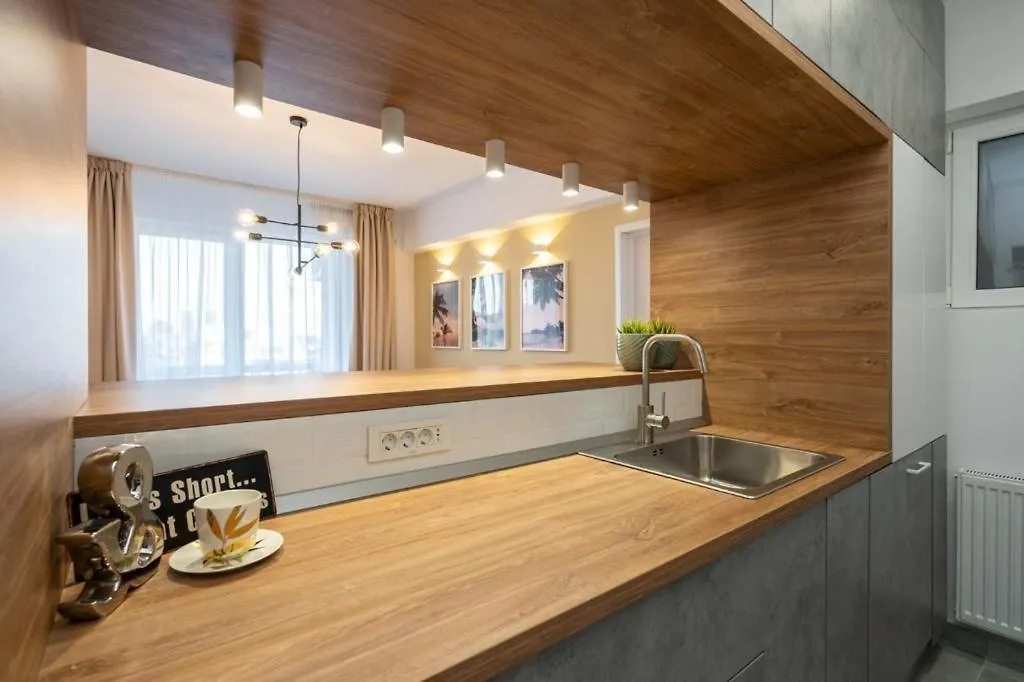 Piata Romana, Two Bedrooms Apartment 부쿠레슈티 0*,  루마니아