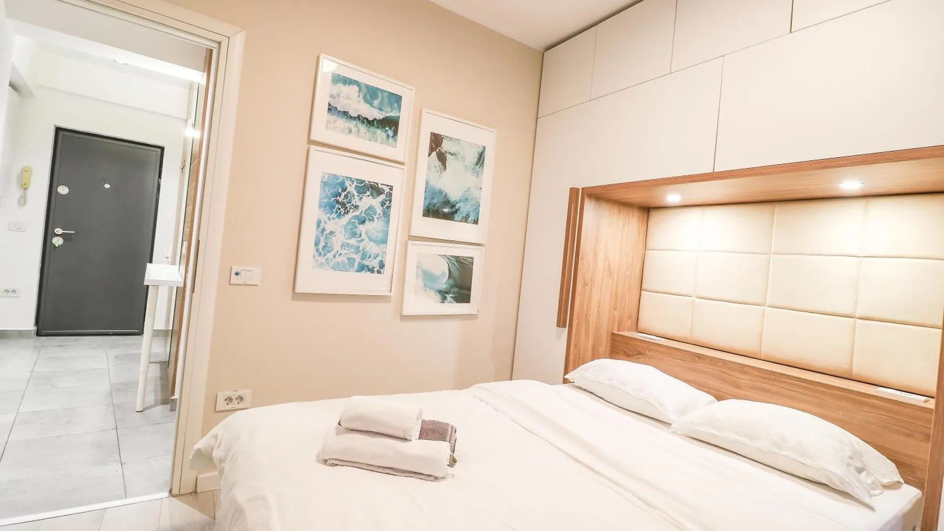 Piata Romana, Two Bedrooms Apartment Bucharest